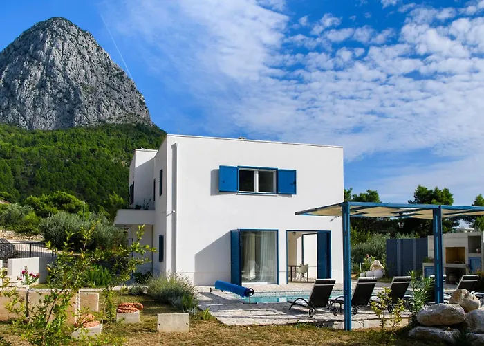 Holiday Home Blue Sky